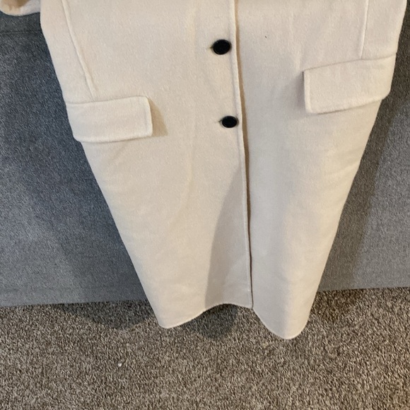 Cashmere - Picture 3 of 3